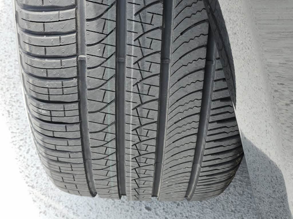 Certified Used 2024 Santorini Black Metallic Land Rover SE image 12
