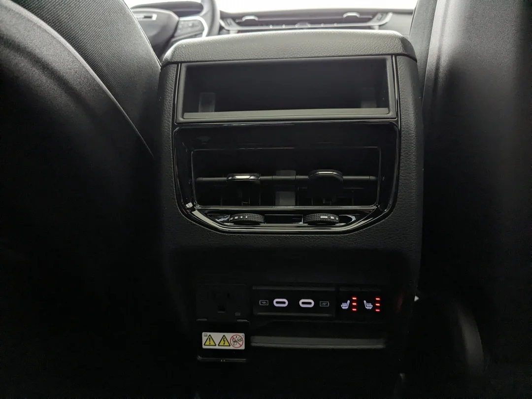 New 2026 White Jeep Limited Reserve - - 4x4 - Nappa Leather - Ventilated Seats - Trailer Tow Pack & More! image 22