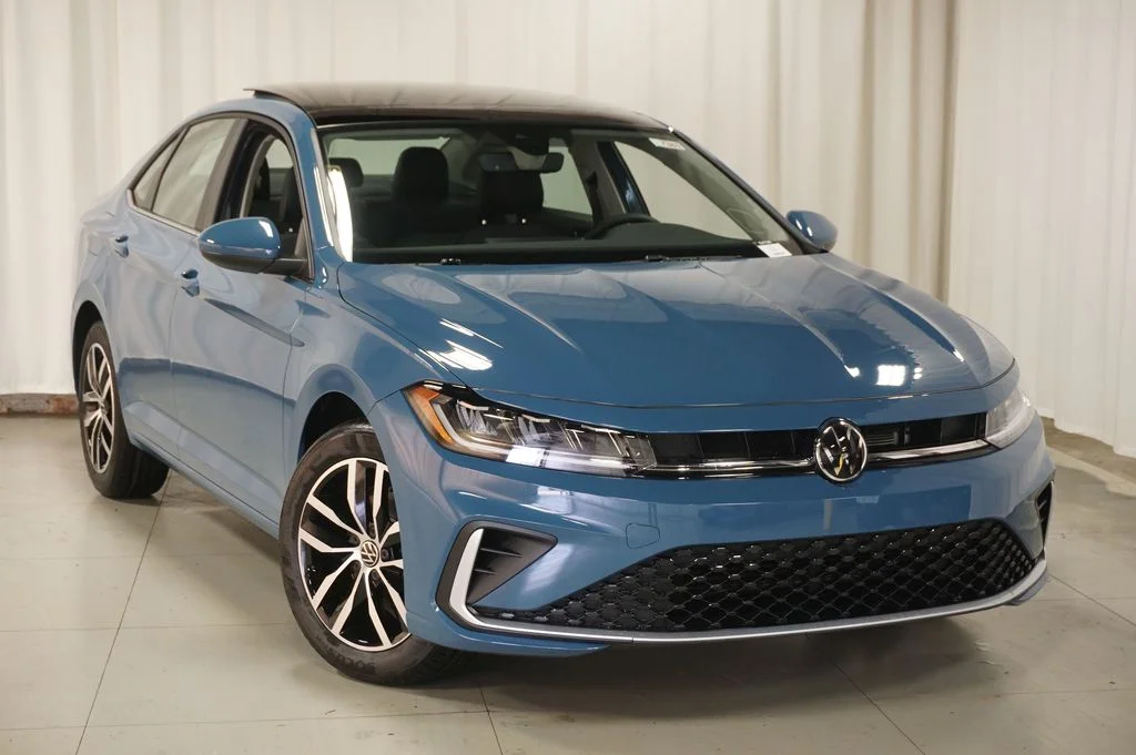 New 2026 Monterey Blue Pearl Volkswagen 1.5T SE image 4