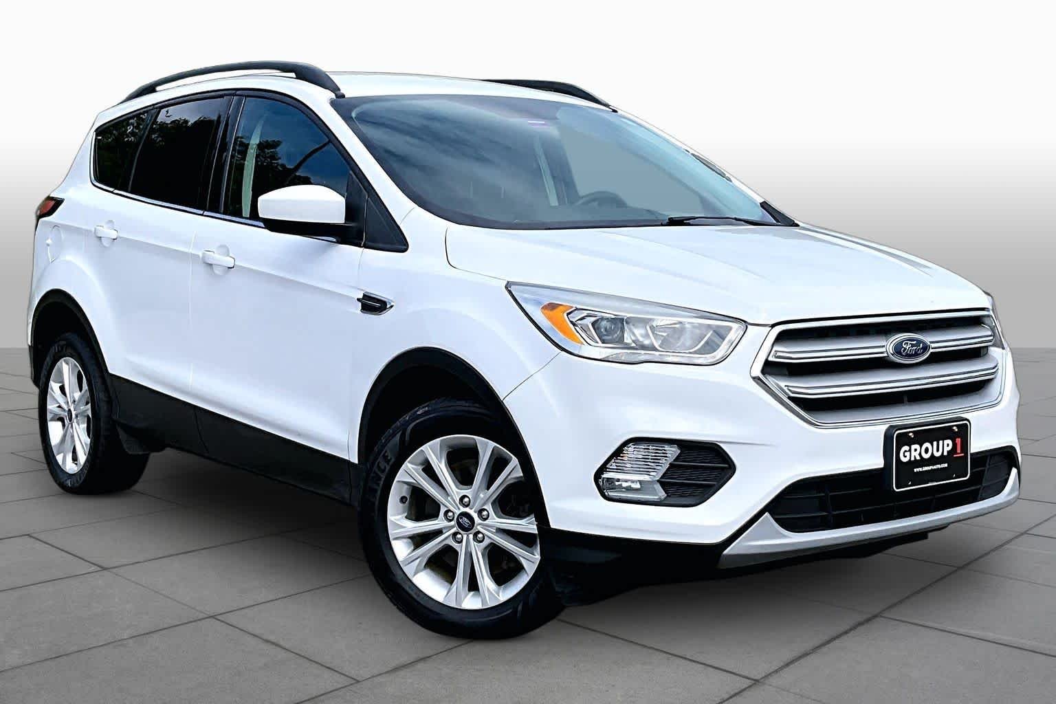 Used 2018 Oxford White Ford SEL image 3