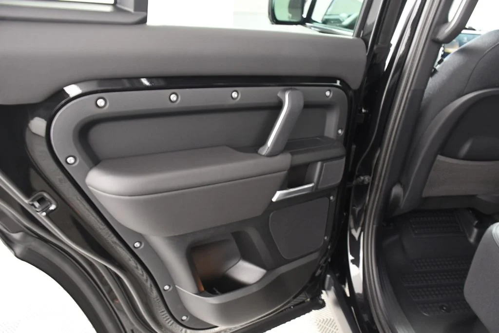 New 2026 Santorini Blk Land Rover X image 26