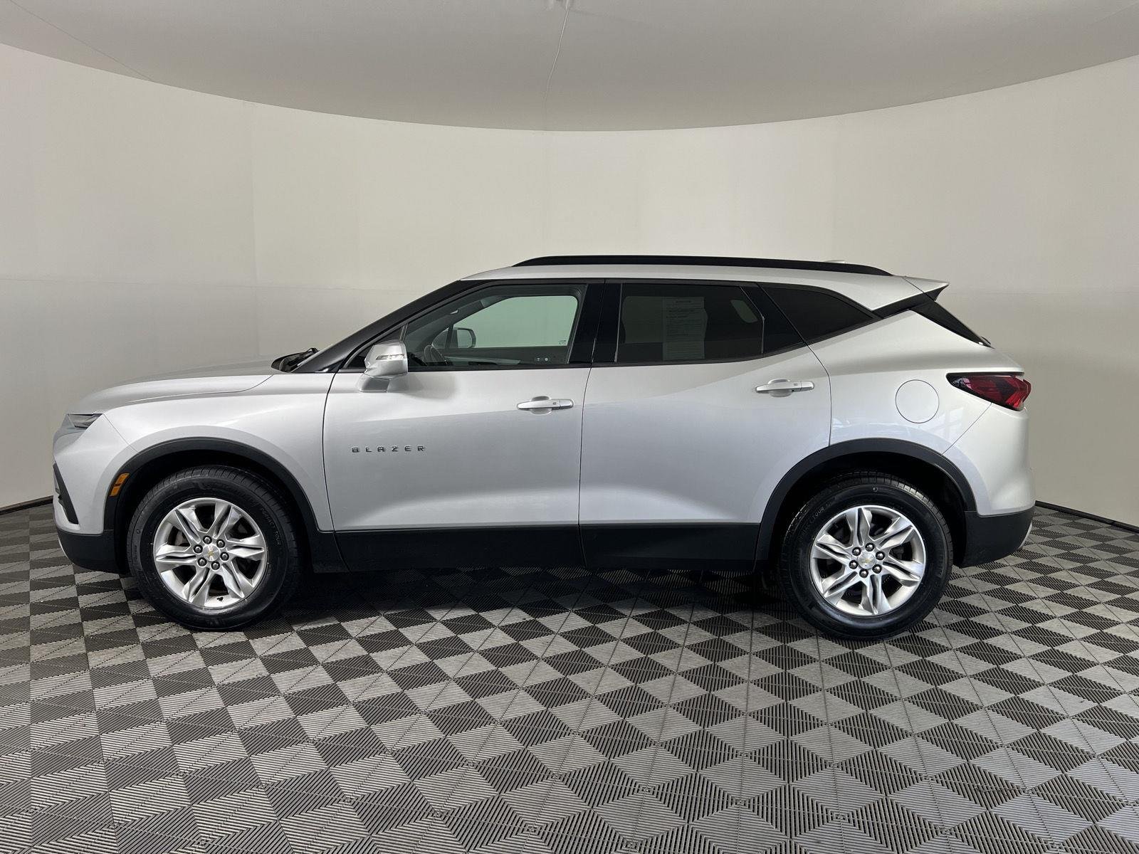 Used 2020 Silver Ice Metallic Chevrolet LT image 27