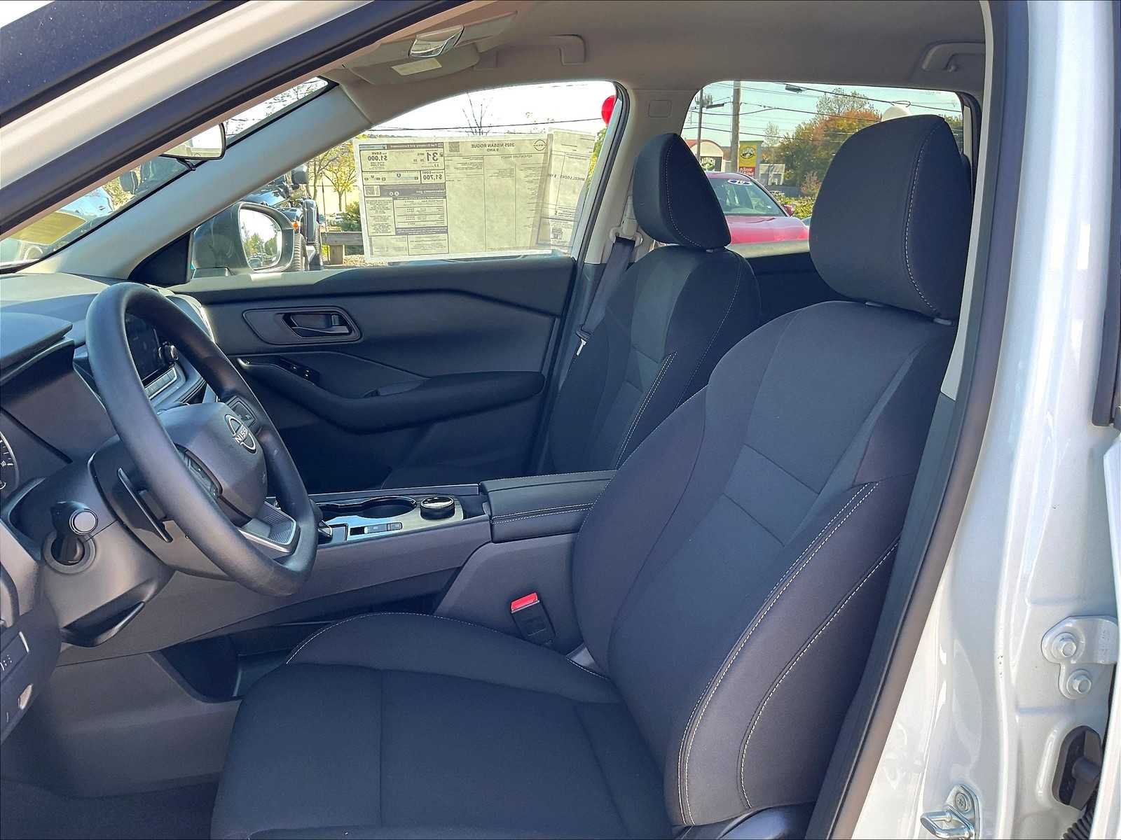 2025 Nissan Rogue S - Photo 10