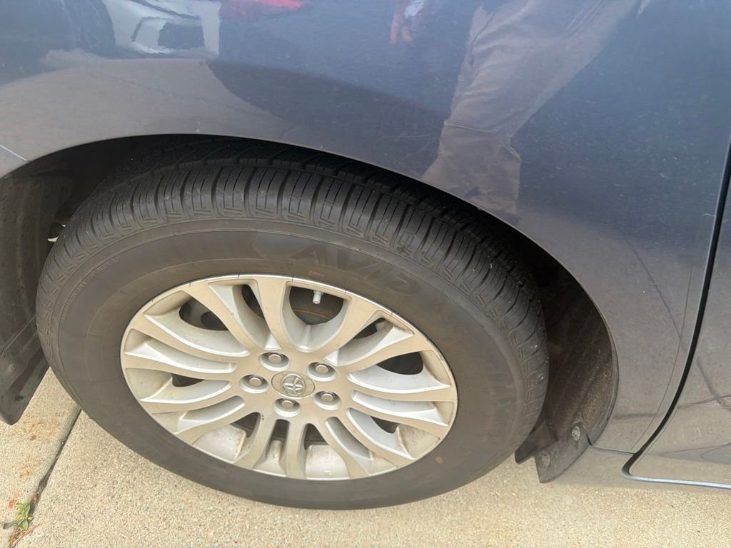 Used 2016 Blue Toyota XLE image 15
