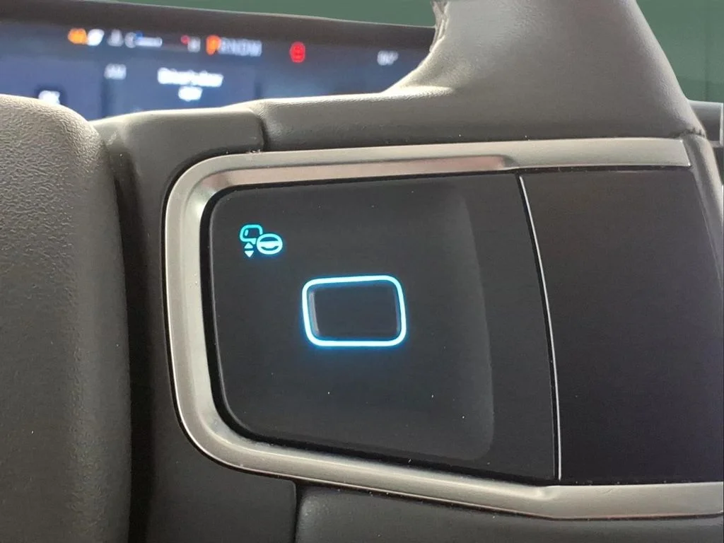 Used 2025 White Ford Active image 15