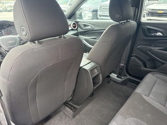 Used 2025 Summit White Chevrolet 1RS image 25
