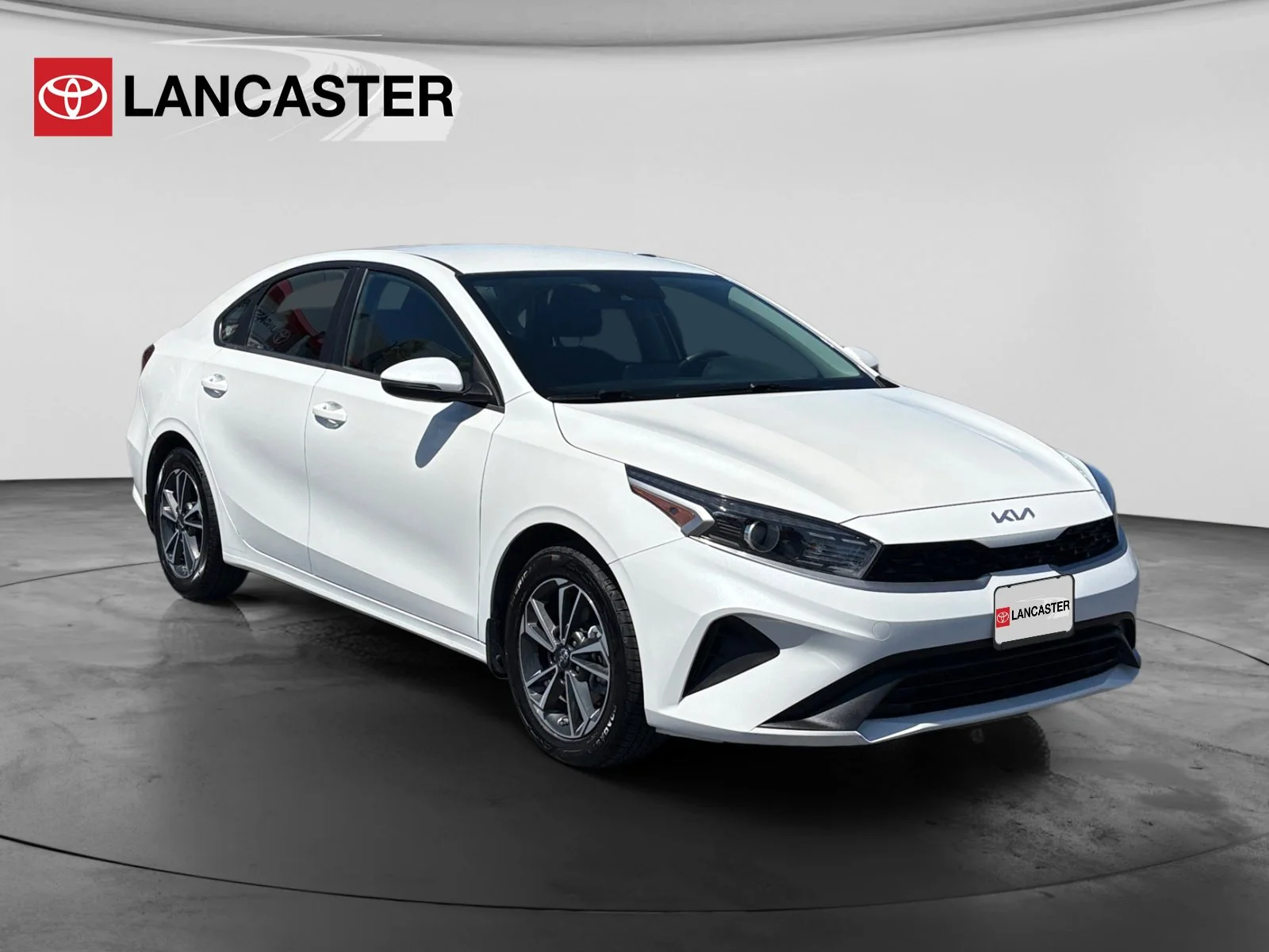 2023 Kia Forte LXS AT's photo