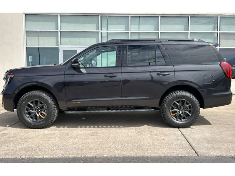 New 2027 Dark Matter Gray Metallic Ford Tremor® image 4