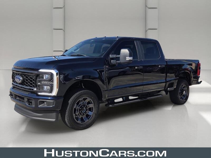 2024 Ford F-250 XL 4x4 Crew Cab 6-3/4' Box's photo