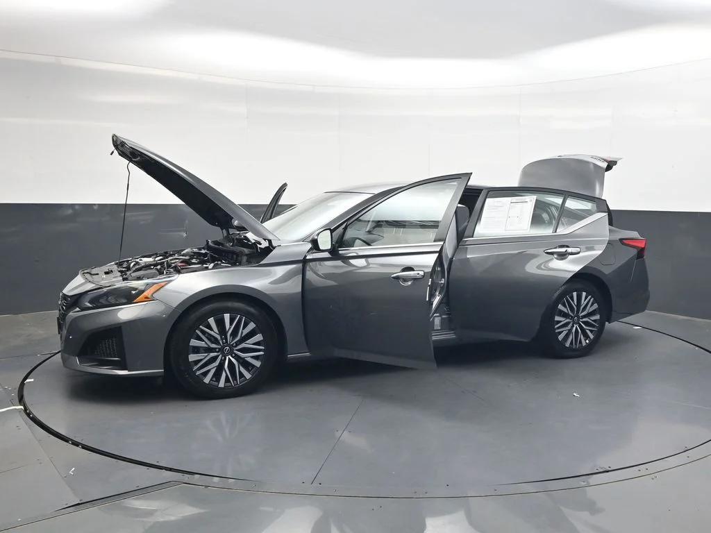 Used 2025 Gray Nissan 2.5 SV image 41