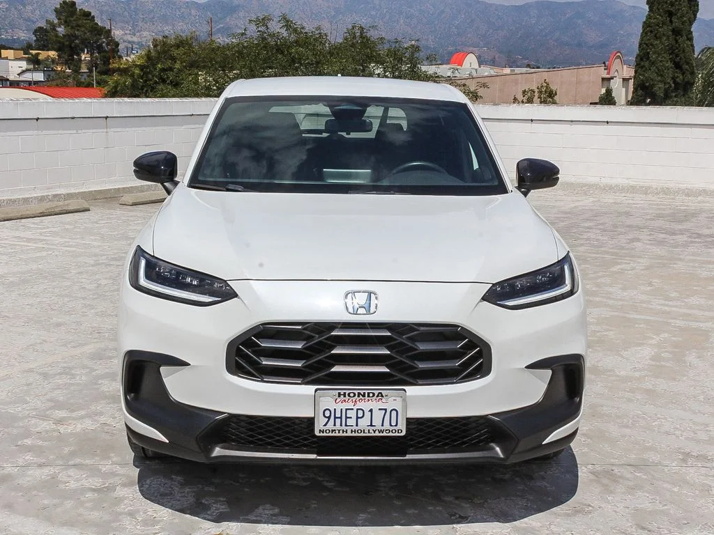 Certified Used 2024 Platinum White Pearl Honda Sport image 2
