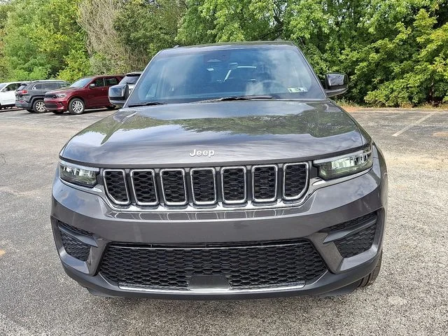 New 2025 Gray Jeep Laredo X image 2