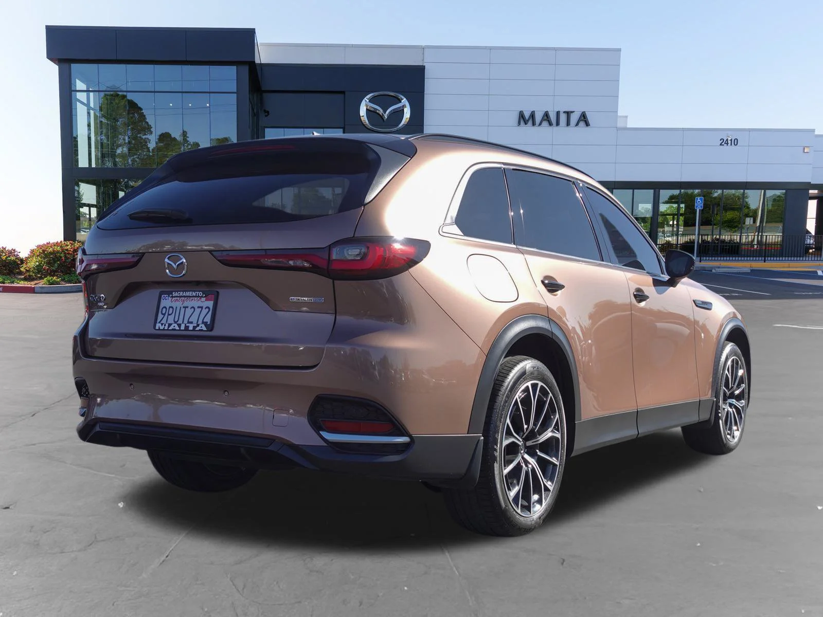 Certified Used 2025 Melting Copper Metallic Mazda Premium Plus image 4