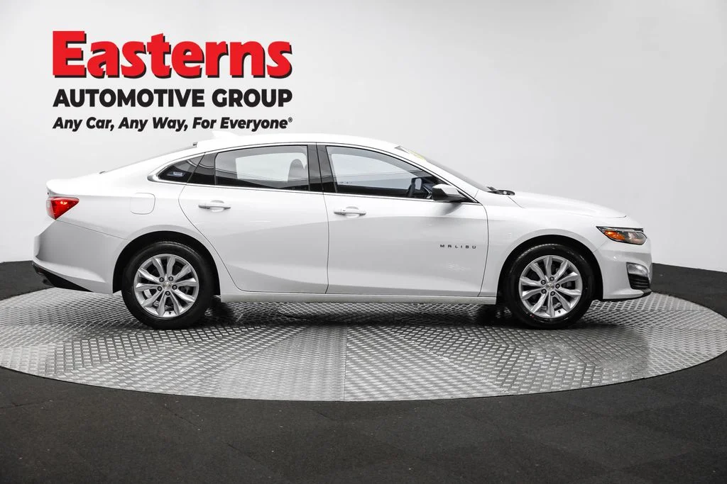 Used 2023 White Chevrolet LT image 4