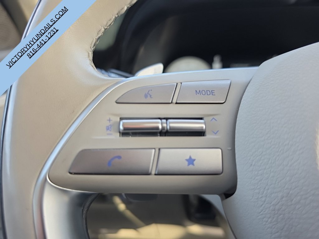 Used 2025 White Hyundai Calligraphy image 26