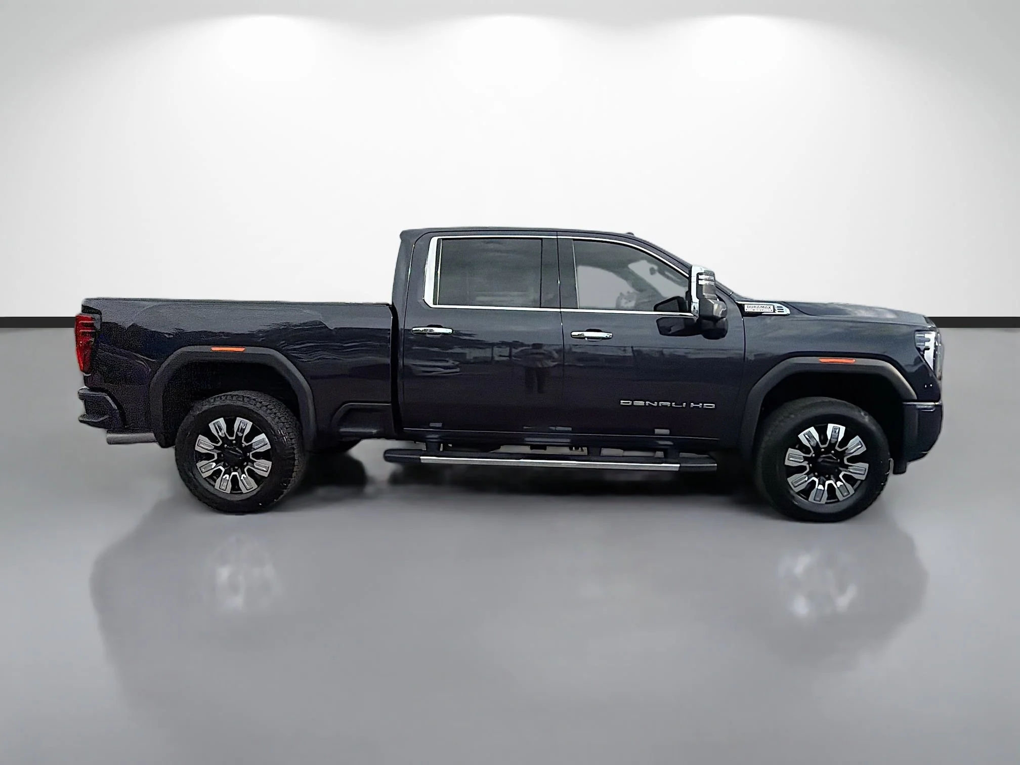 Used 2025 Titanium Rush Metallic GMC Denali image 6