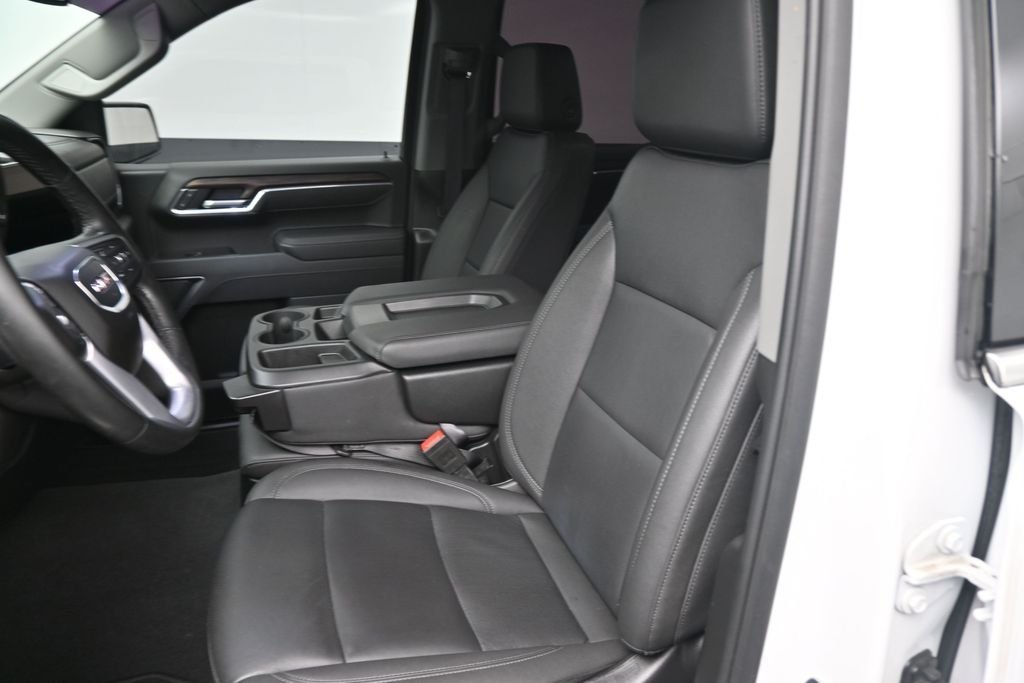 Used 2025 White GMC SLT image 33