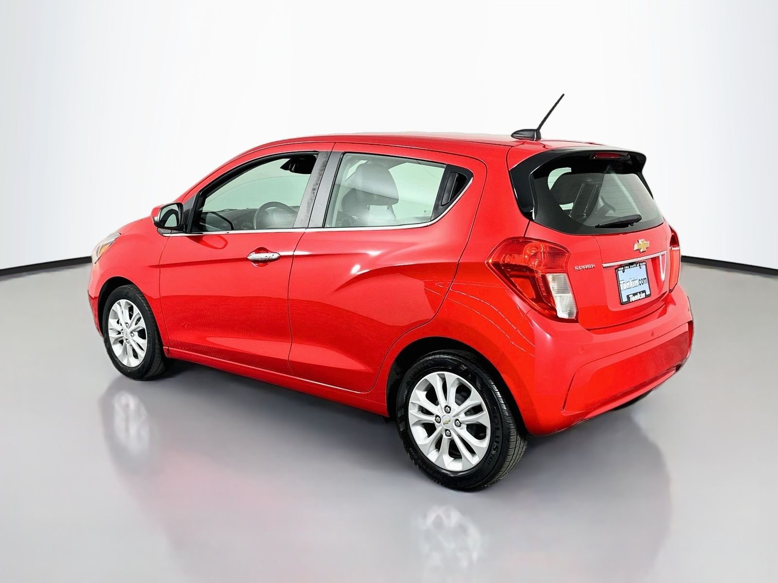 Used 2022 Red Hot Chevrolet 2LT image 5