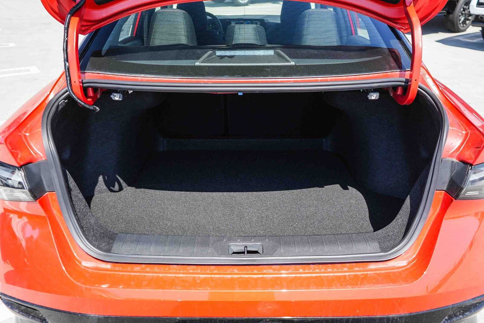 New 2027 Energetic Ember / Super Black Two-tone Nissan SR image 12