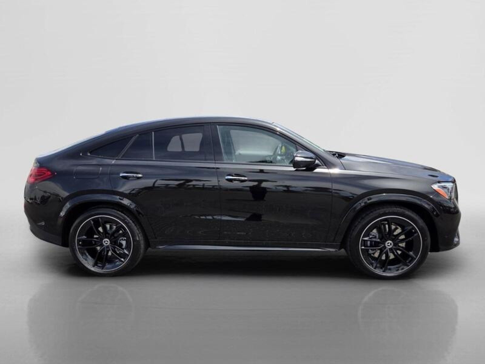 New 2026 Obsidian Black Metallic Mercedes-Benz GLE 450 4MATIC® Coupe image 6