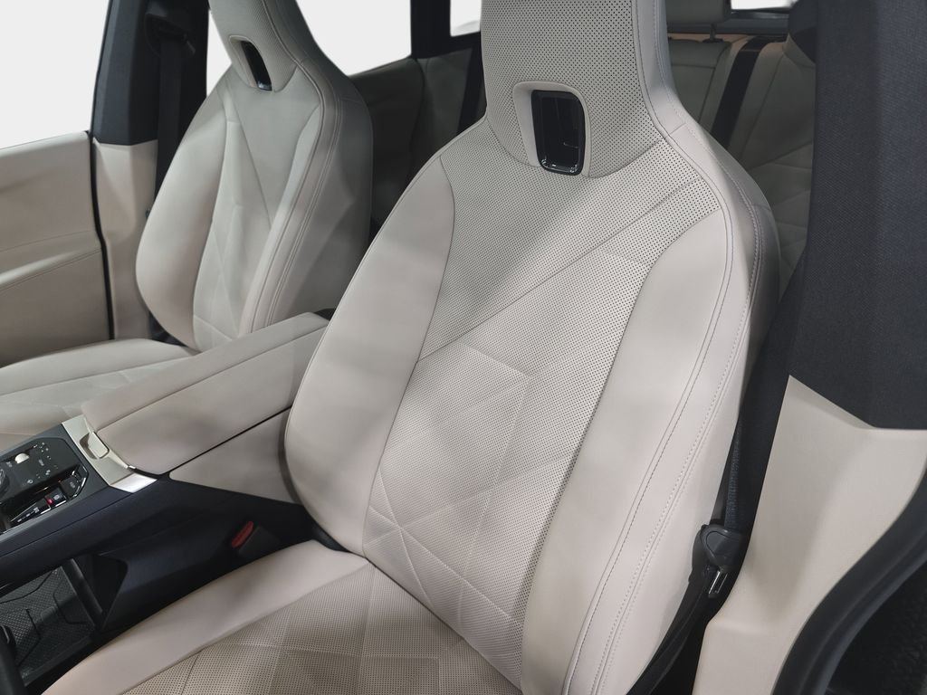 Certified Used 2024 Black Sapphire Metallic BMW xDrive50 image 19