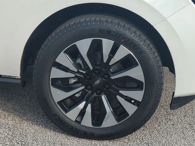 New 2026 Star White Metallic Tri-Coat Ford MAX Platinum® image 11