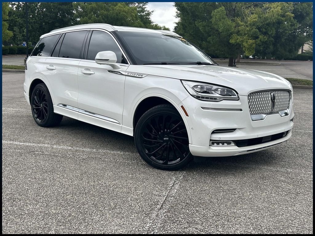 Used 2021 White Lincoln Reserve image 1