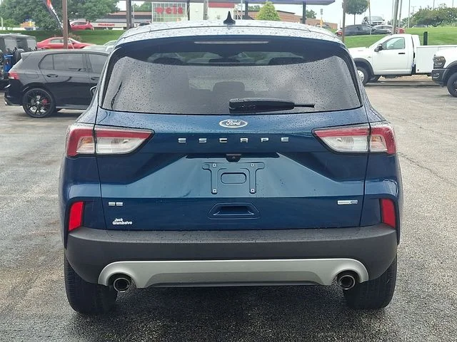 Used 2020 Green Ford SE image 3