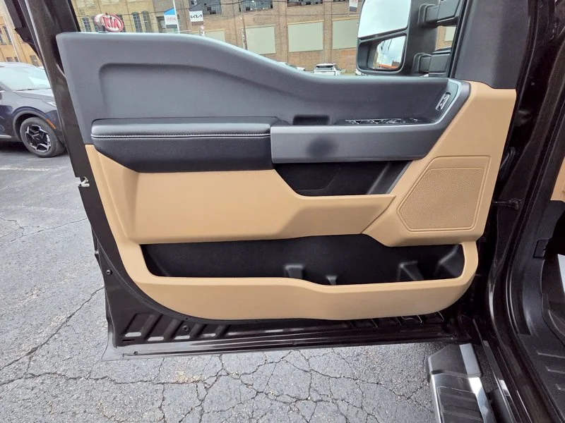 Used 2024 Brown Ford XLT image 27