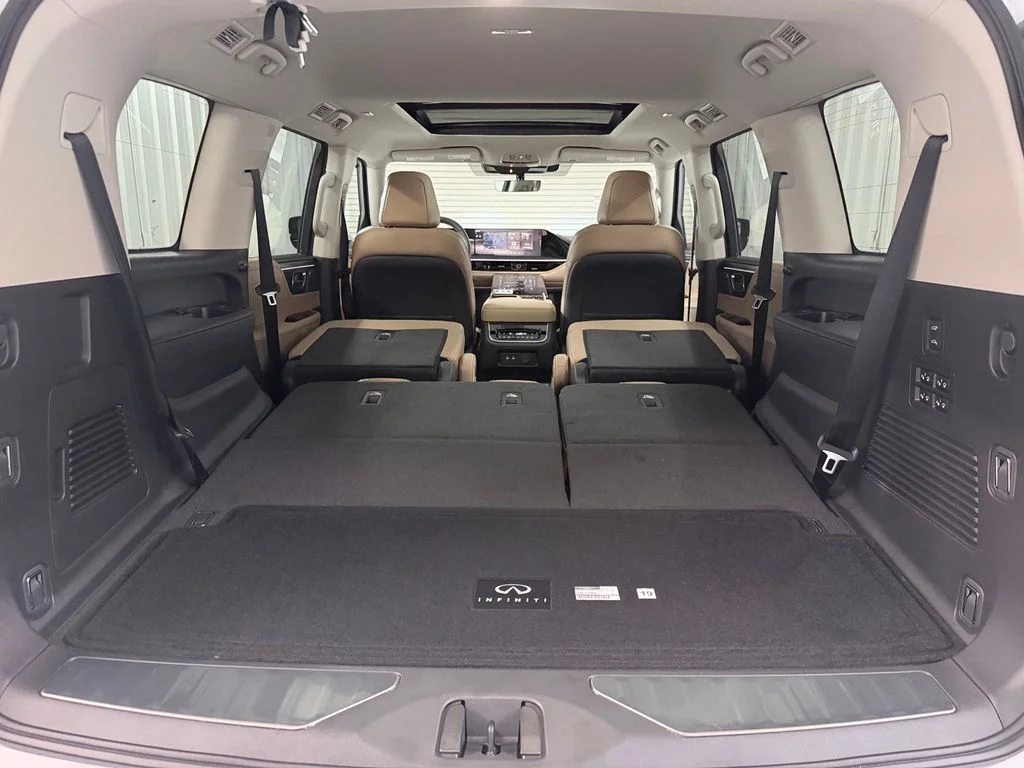 New 2027 RADIANT WHITE INFINITI Luxe 2WD image 39