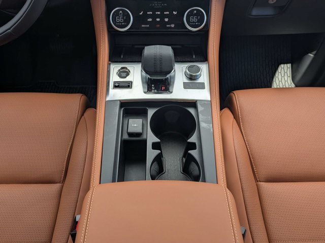 2026 Jaguar F-Pace R-Dynamic S - Photo 18
