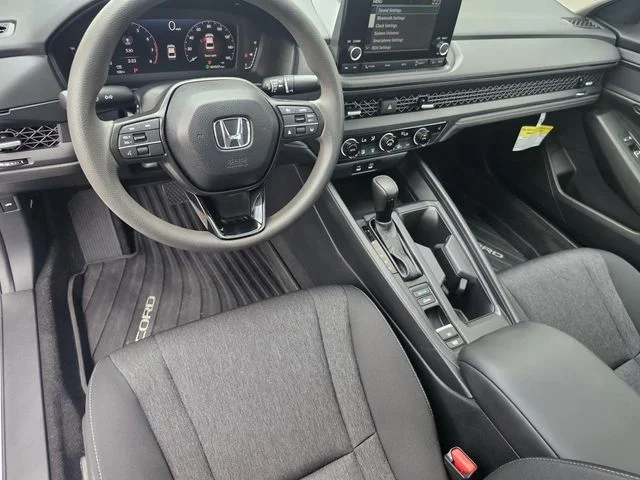Used 2025  Honda SE image 24