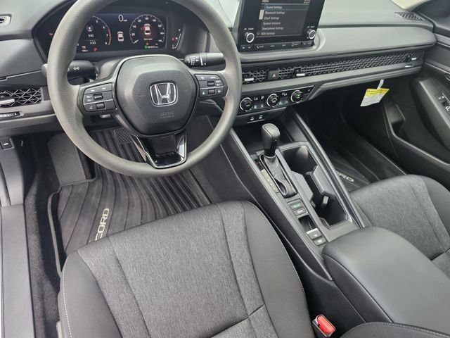 Used 2025  Honda SE image 24