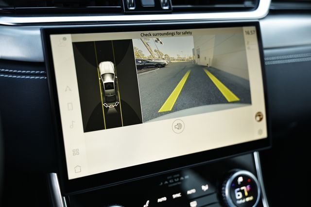 New 2024 Fuji White JAGUAR P300 R-DYNAMIC SE AWD image 51