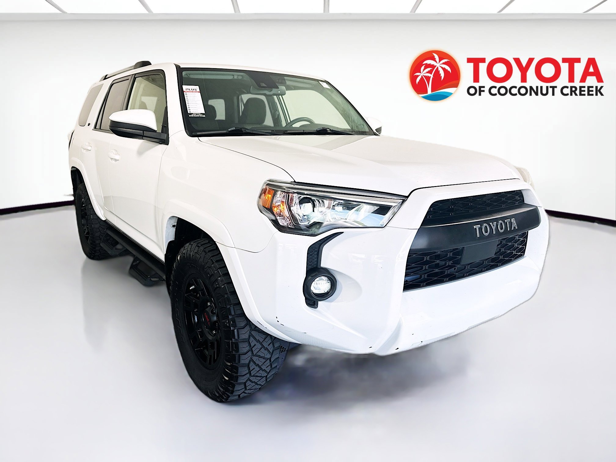 Used 2022 White Toyota SR5 image 1