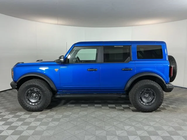 Used 2025 Blue Metallic Ford Badlands image 8