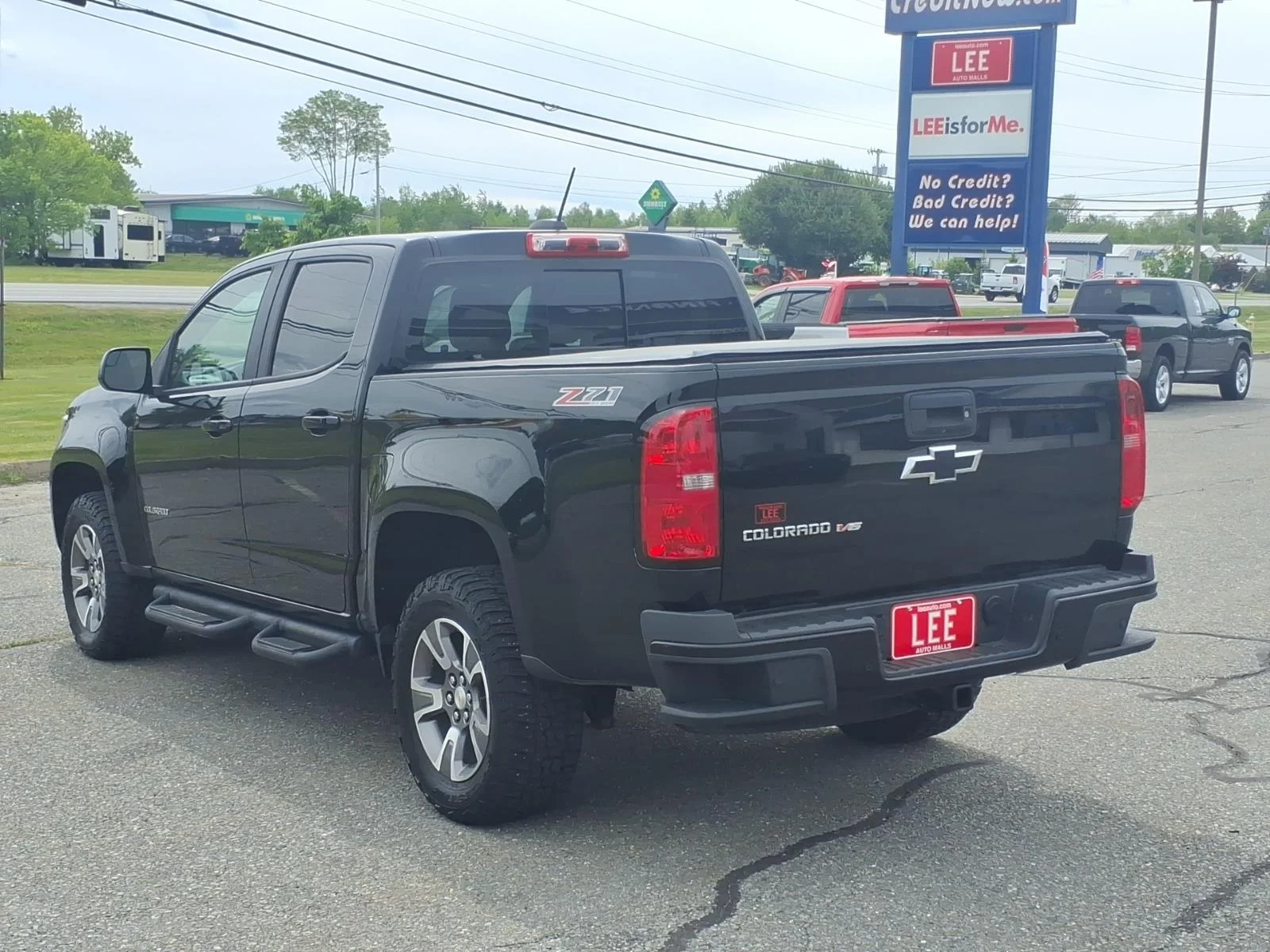 Used 2019 Black Chevrolet Z71 image 7