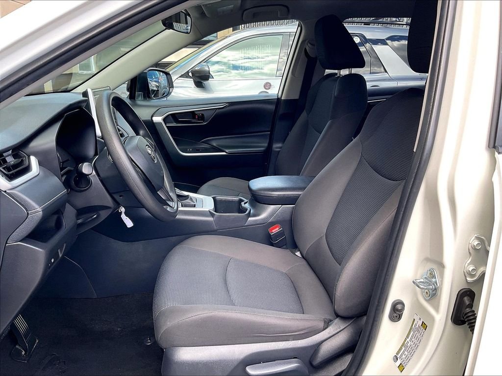 Used 2025 White Toyota LE image 10