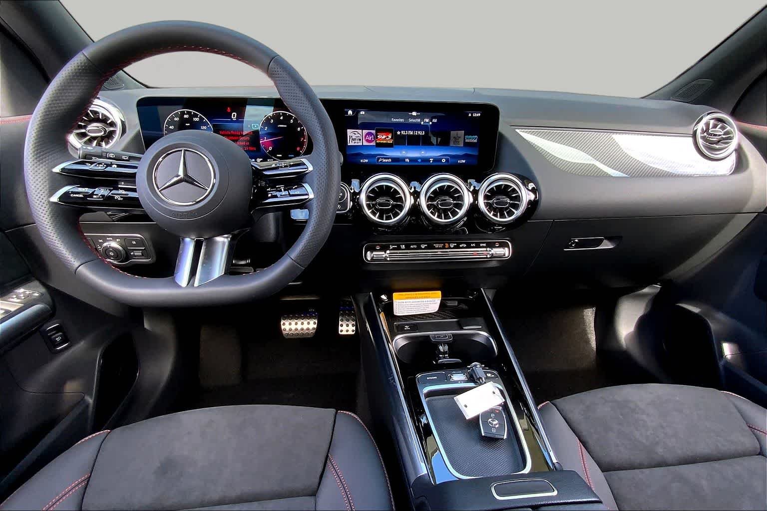 Used 2025 Starling Blue Metallic Mercedes-Benz GLA 250 image 8