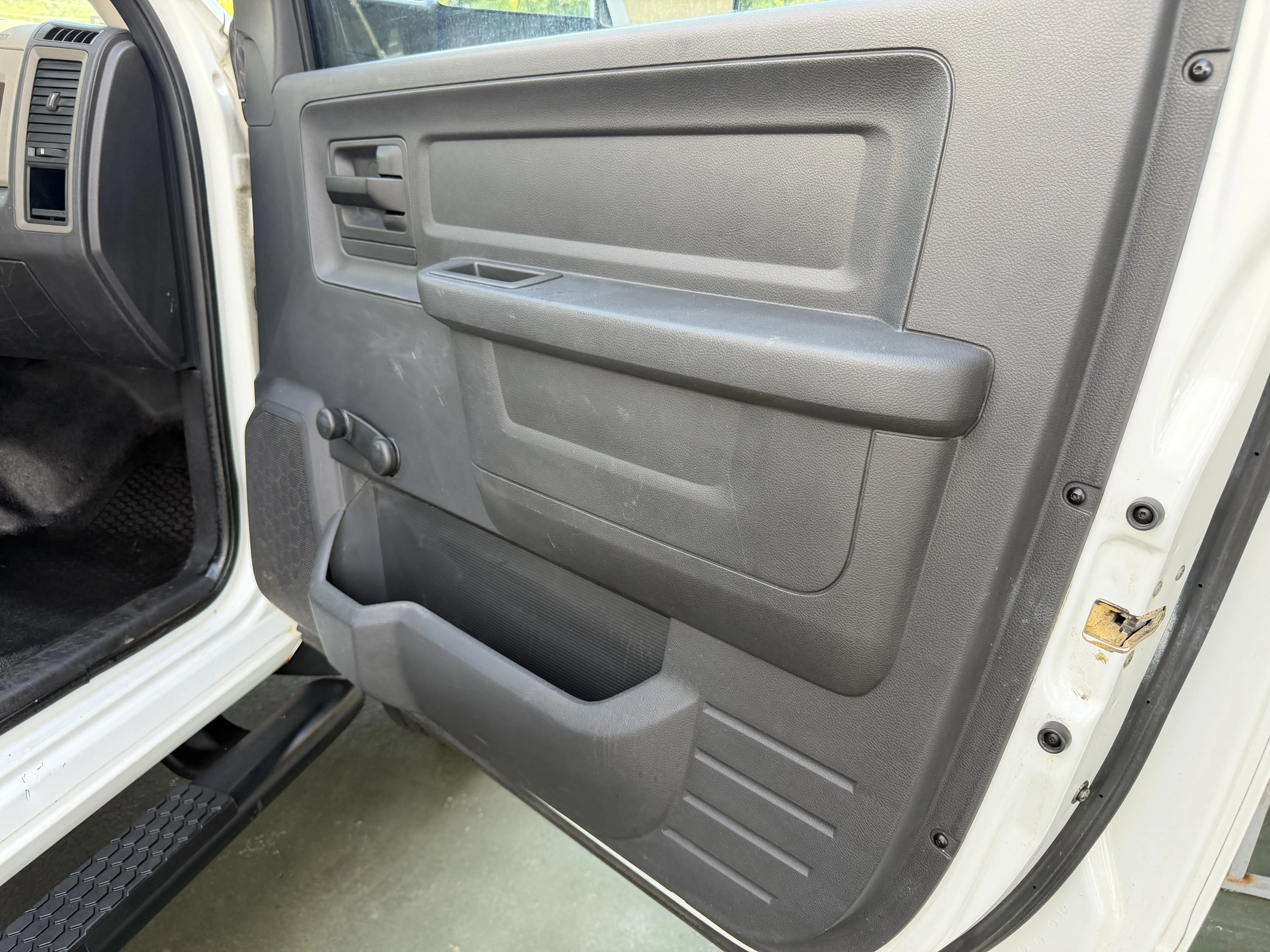 Used 2011 Bright White Ram  image 15