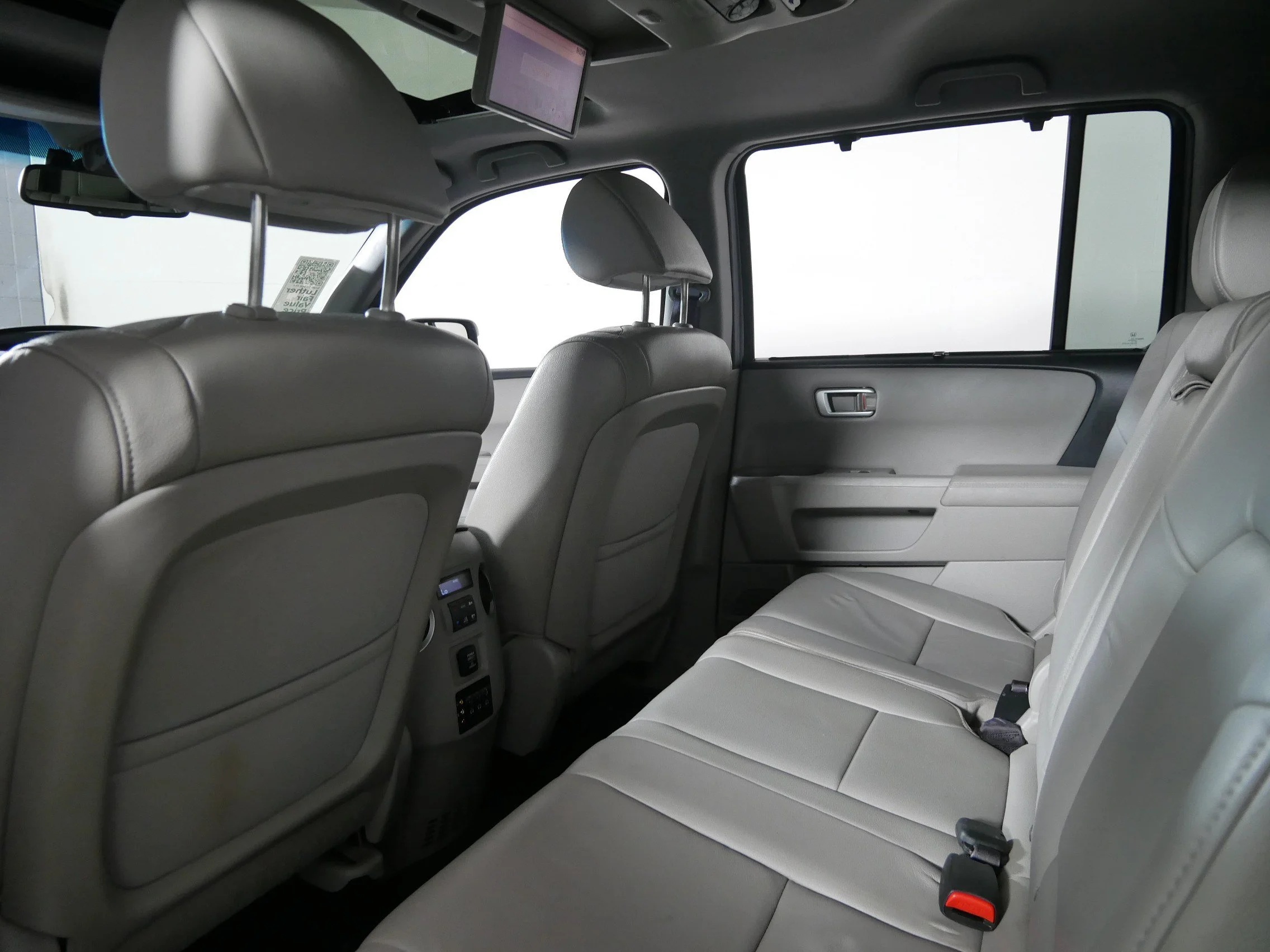 Used 2013 Polished Metal Metallic Honda Touring image 32