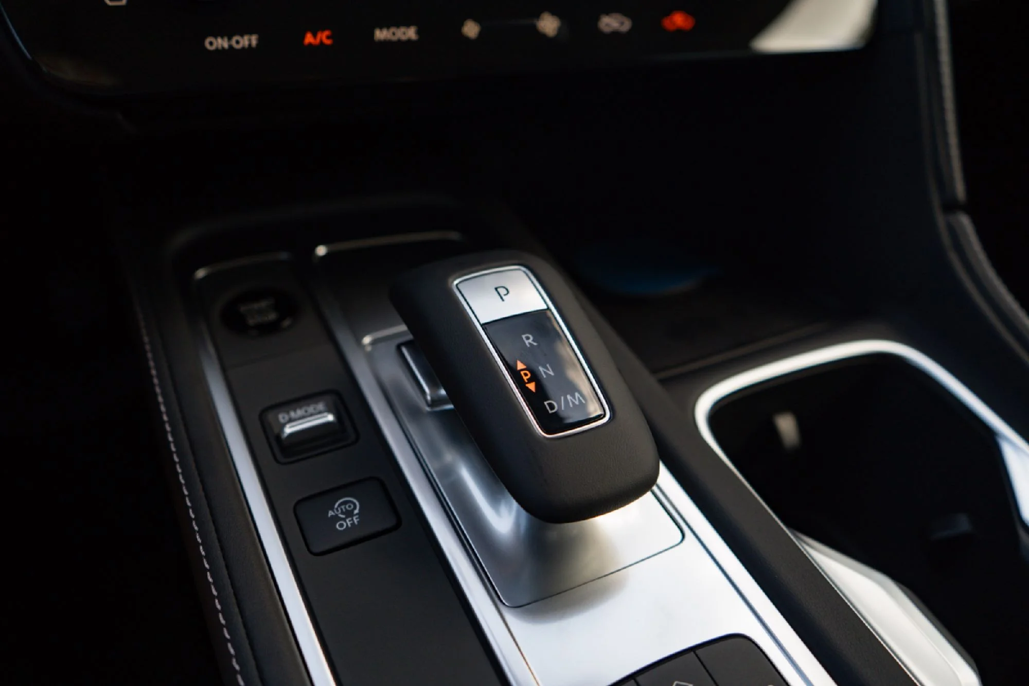 New 2027 HARBOR GRAY INFINITI Luxe FWD image 15