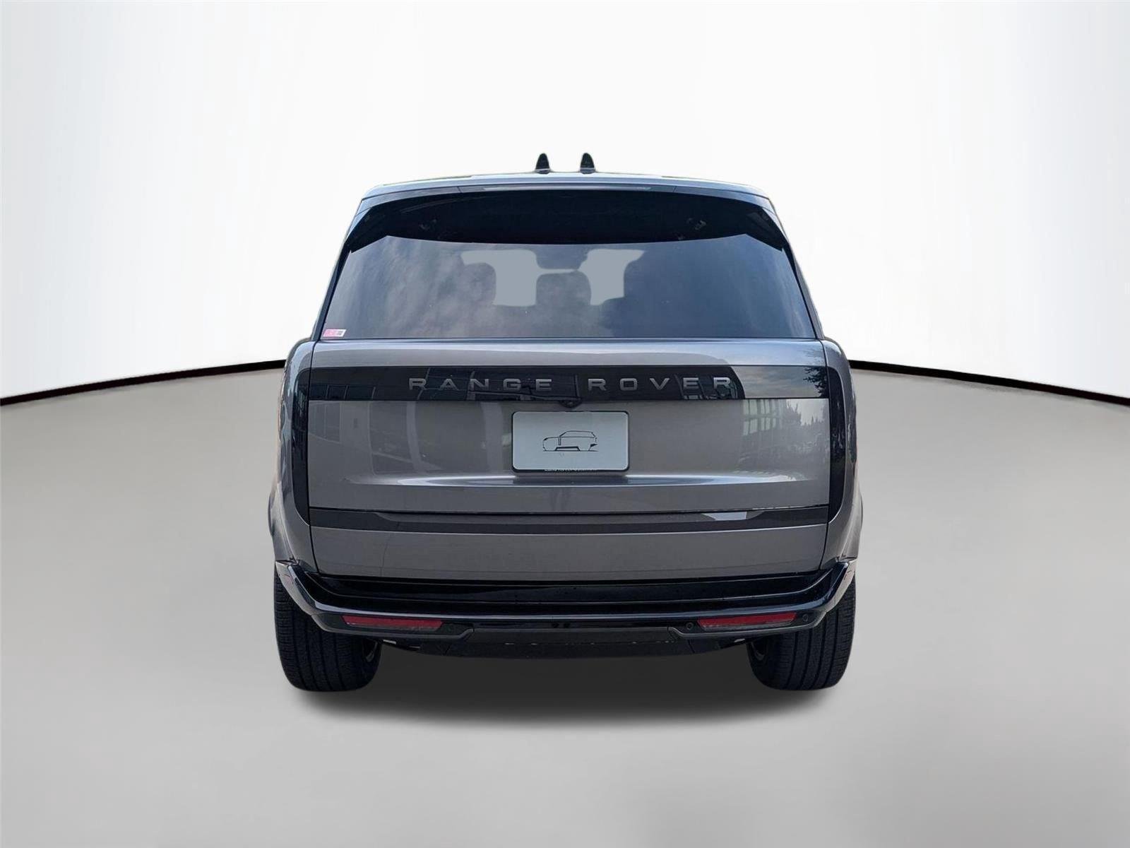 New 2026 Eiger Grey Metallic Land Rover SE image 6