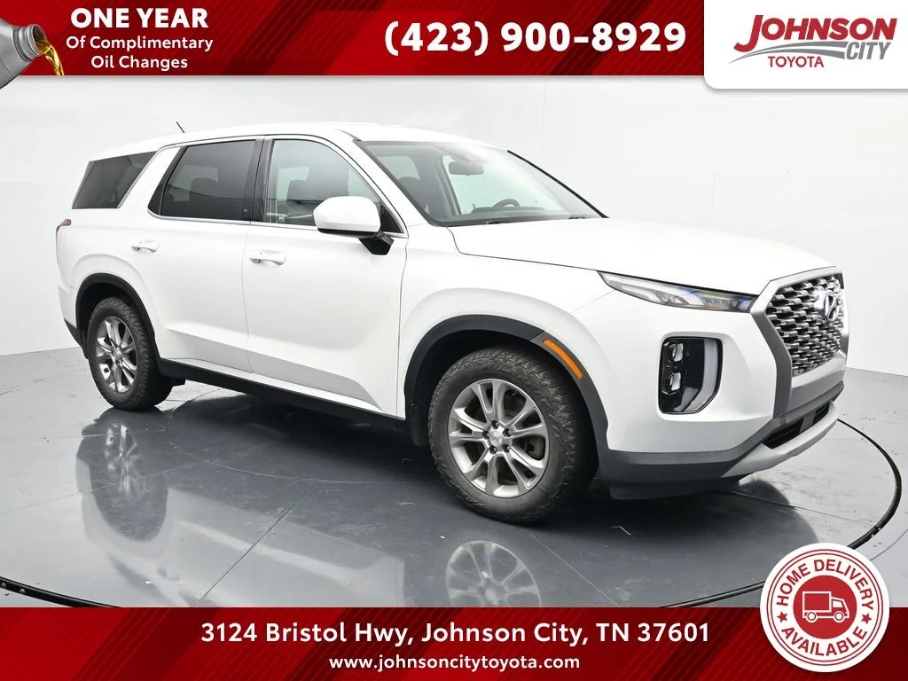 Used 2021 White Hyundai SE image 1