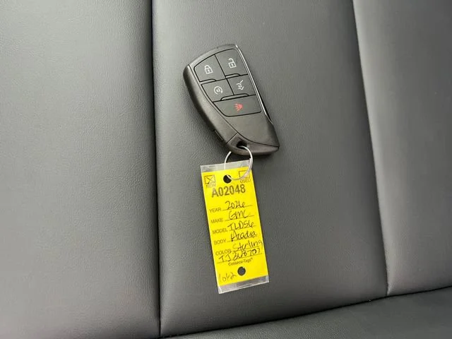 New 2026 Sterling Metallic GMC Elevation image 33