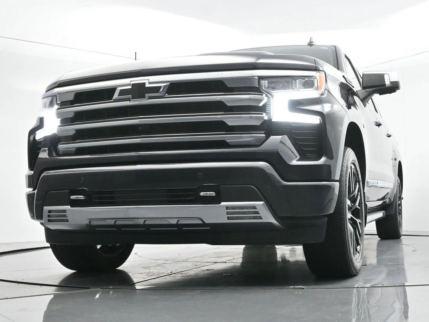 Used 2023 Dark Ash Metallic Chevrolet High Country image 42