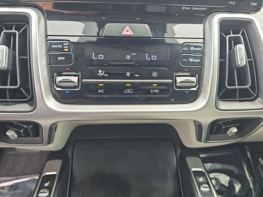 Used 2022 Green Kia X-Line EX image 25