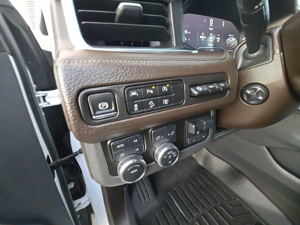 Used 2024 Summit White GMC Denali image 32