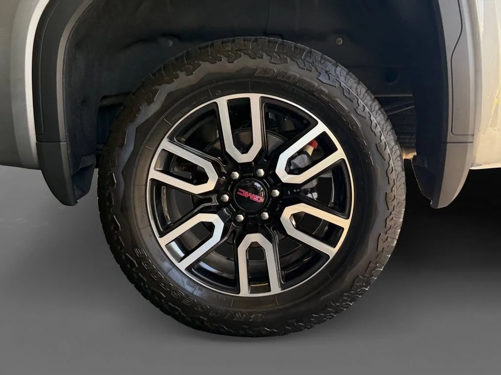 Used 2025 Sterling Metallic GMC AT4 image 16