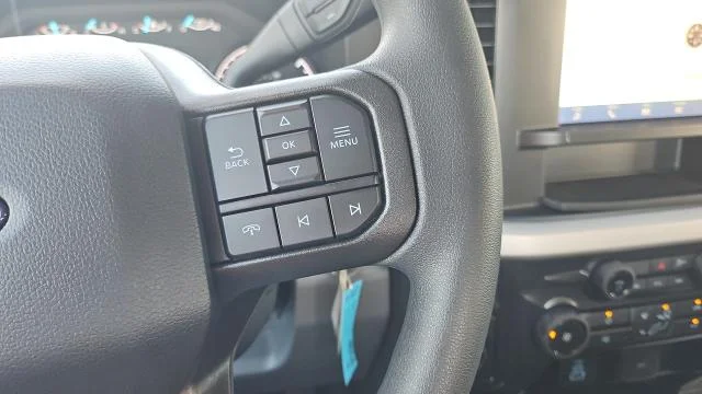 New 2027 Oxford White Ford XL 2WD image 37